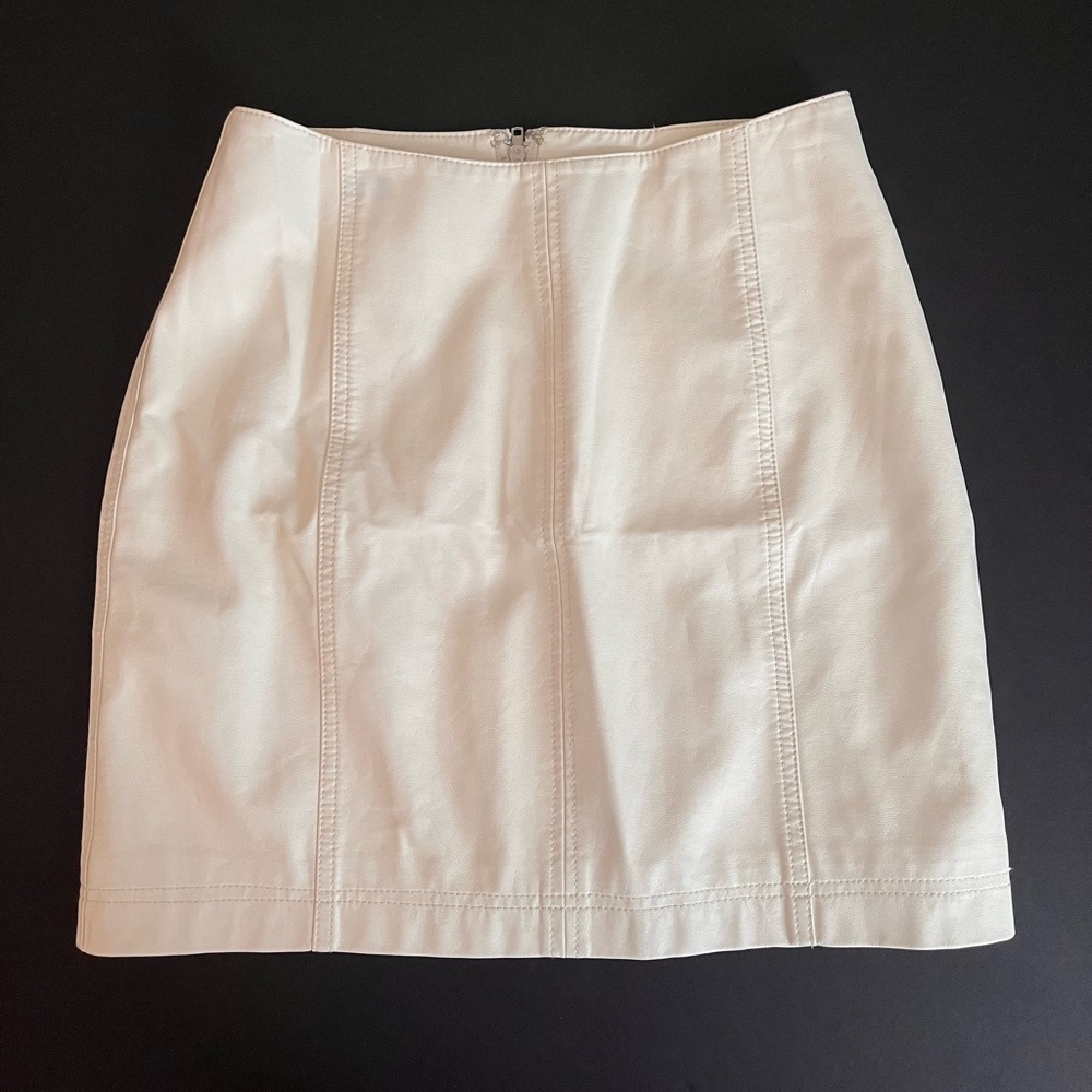 free people white leather mini skirt!